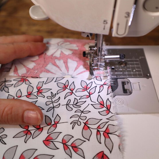 letter-cushion_step5_2.jpg?sw=554&q=85