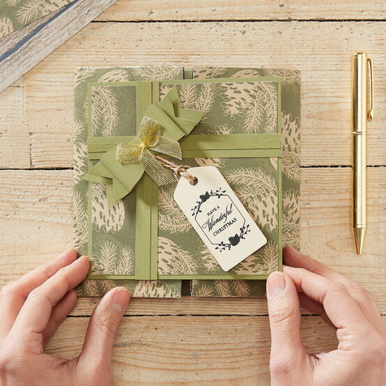 closed-card.jpg?sw=554&q=85