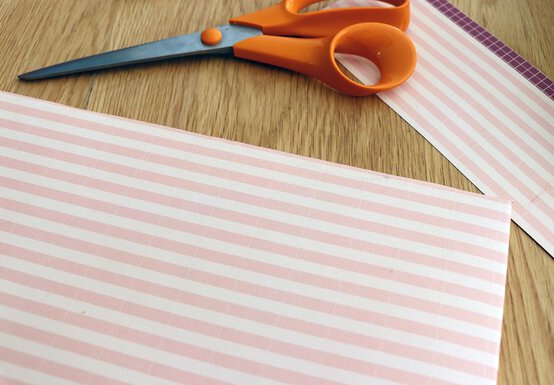 family_pebble_tree_paper_1.jpg?sw=554&q=85