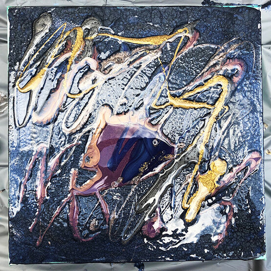 pebeo-galaxy-canvas-fluid-painting-5.jpg?sw=554&q=85