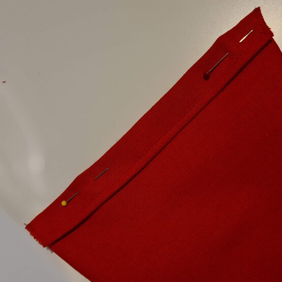 Idea_how-to-make-interchangeable-bunting_step8a.jpg?sw=554&q=85