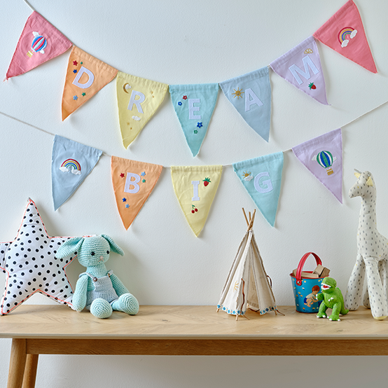 idea%5Fembroidered%2Dkids%2Dbunting%5Fstep.png?sw=554&q=85