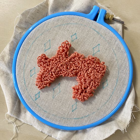 punch_needle_christmas_decorations_joy_looped_12.jpg?sw=554&q=85