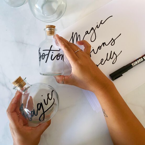 sophisticated-halloween-2020_step-15_2.jpg?sw=554&q=85