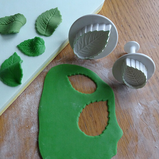 plant-pot-bunny-cake-46.jpg?sw=554&q=85