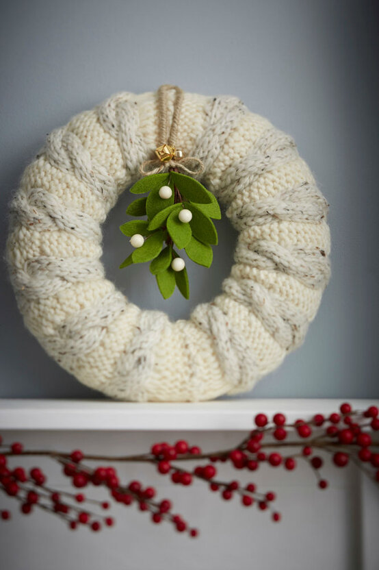 knitted-wreath.jpg?sw=554&q=85