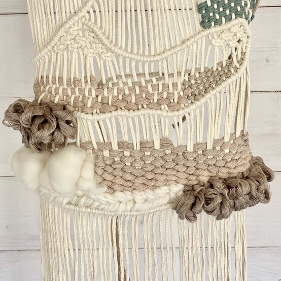 How-to-make-an-autumn-macraweave_step-18.jpg?sw=554&q=85