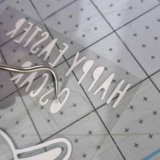 cricut-treat-bags-step-6-3.jpg?sw=554&q=85