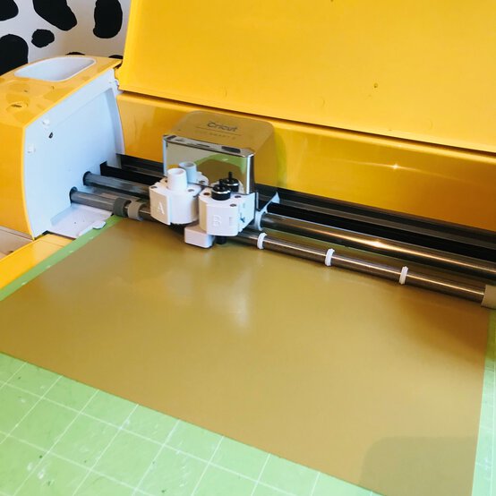 screen-printing-step-1_3.jpg?sw=554&q=85