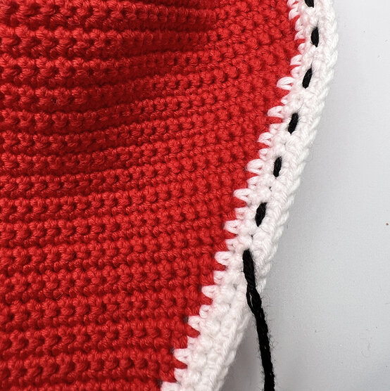 How-to-Crochet-an-Amigurumi-King-Charles_robe3.jpg?sw=554&q=85