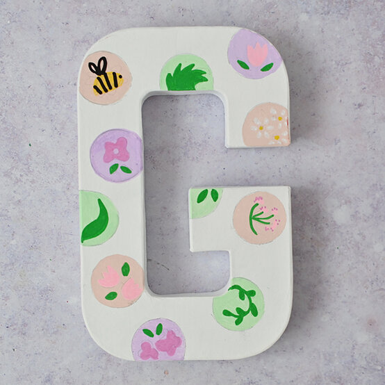 how-to-use-paint-markers_mache_step8.jpg?sw=554&q=85