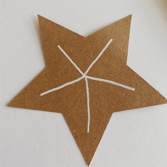 how_to_make_cardboard_decs_step_5.jpg?sw=554&q=85