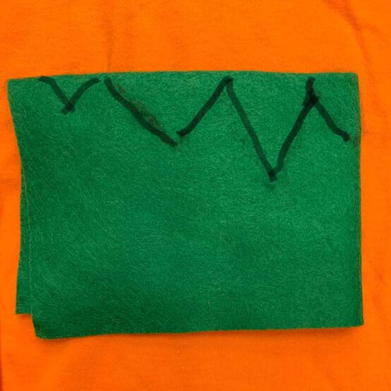 ideas%5Feasy%2Dhalloween%2Dcostumes%2Dfor%2Dkids%5Fpumpkin%2Dstep%2D2a.jpg?sw=554&q=85