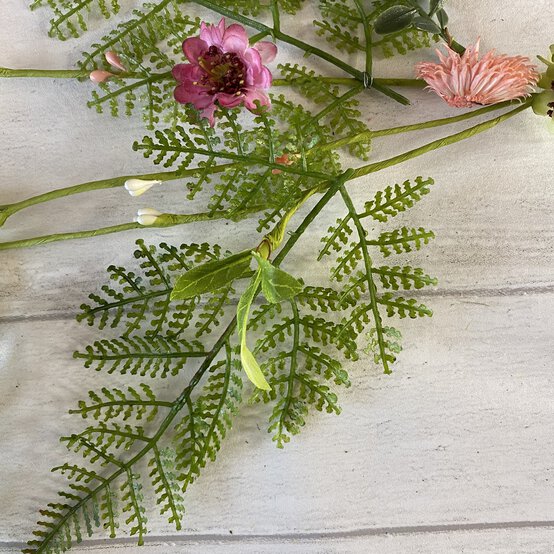 spring-garland-4c.jpeg?sw=554&q=85