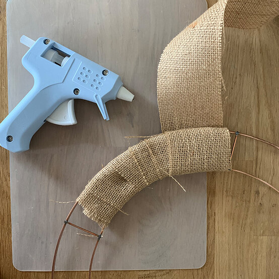 cricut-white-wreath-5.jpg?sw=554&q=85