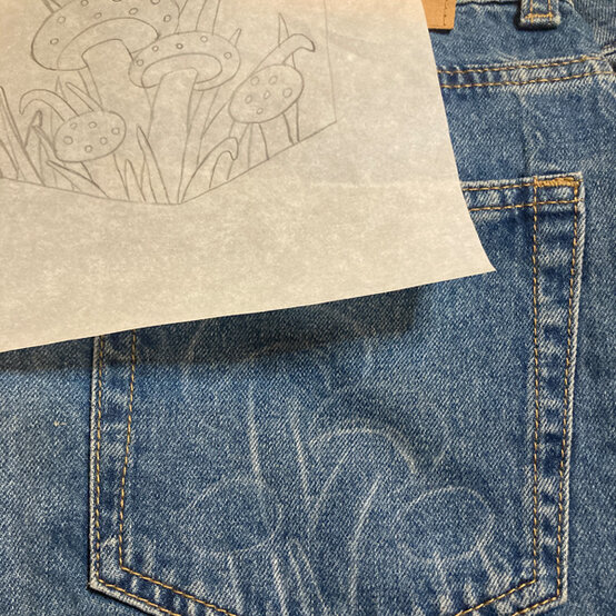 idea_customise-jeans-with-diamond-dotz_step2b.jpg?sw=554&q=85