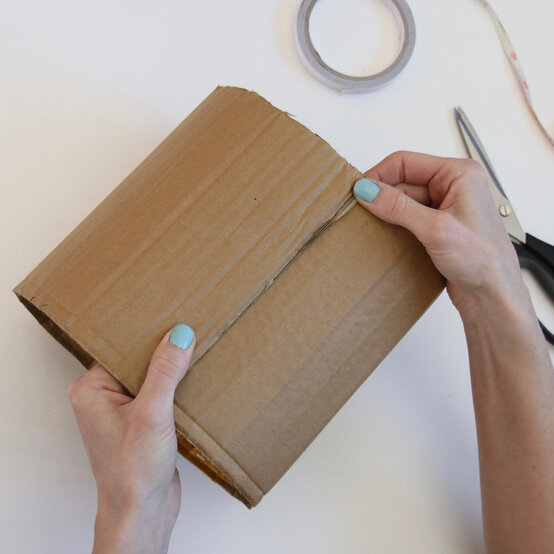 willy_wonka_cardboard_step_1.jpg?sw=554&q=85