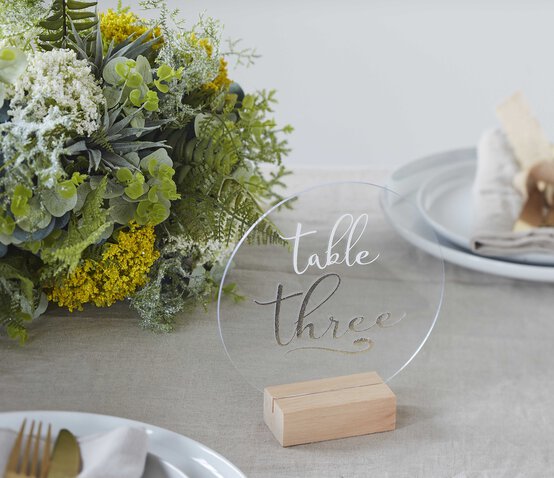 cricut_how-to-make-acrylic-wedding-signs_hero2.jpg?sw=554&q=85