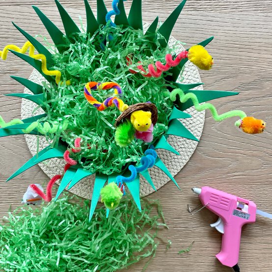 Idea_how-to-make-a-spectacular-easter-bonnet_step5.jpg?sw=554&q=85