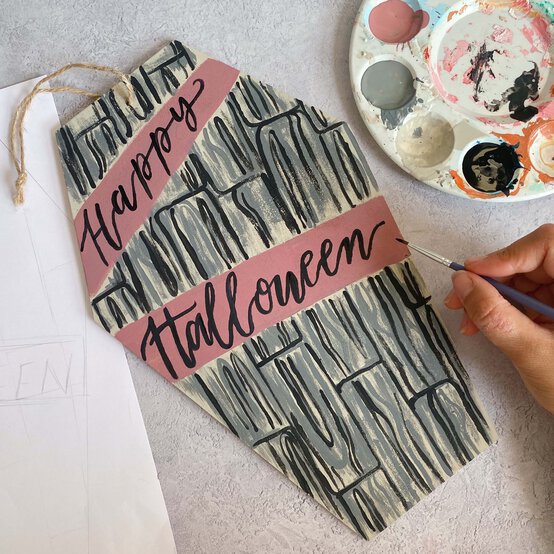 halloween-wooden-coffin-step-4.3.jpg?sw=554&q=85