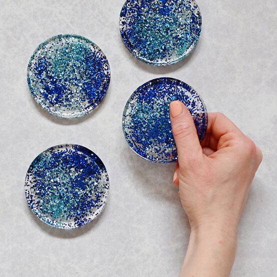 how_to_make_glitter_resin_coasters_14.jpg?sw=554&q=85