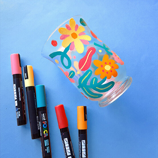 idea%5Fglass%2Dpainting%2Dideas%2Dfor%2Dbeginners%5Fstep%2D01.jpg?sw=554&q=85