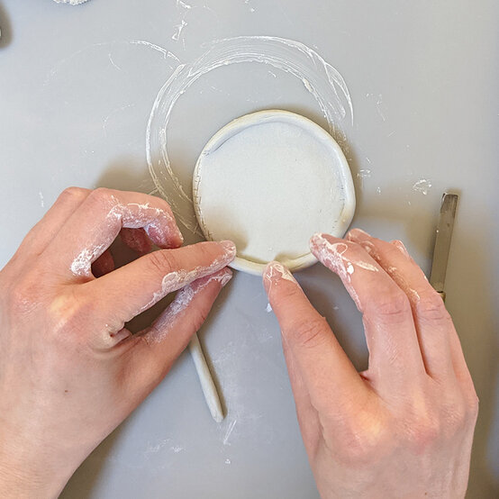 air-dry-clay-jewellery-cactus-holder_7.jpg?sw=554&q=85