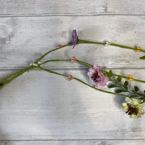 spring-garland-2.jpeg?sw=554&q=85