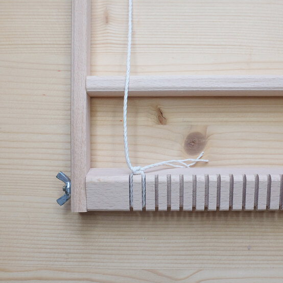 how_to_make_-a_floral_weave_01.jpg?sw=554&q=85