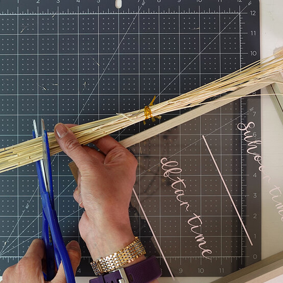 Cricut_How-to-Make-a-Ramadan-Fast-Timings-Calendar_step8a.jpg?sw=554&q=85