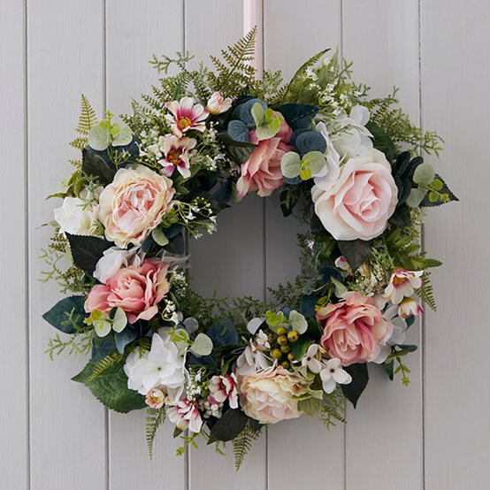 idea%5Fspring%2Dwreath%2Droundup%5Fpink.jpg?sw=554&q=85