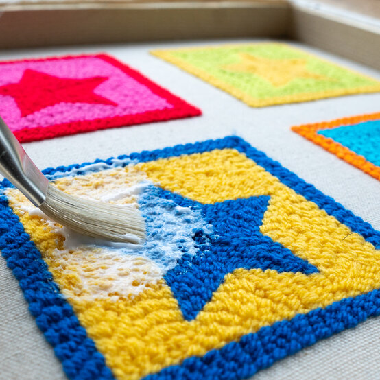 punch-needle-coasters_securing-the-wool-threads_step-7_3.jpg?sw=554&q=85