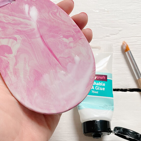 how_to_make_marbled_eggs_4.jpg?sw=554&q=85