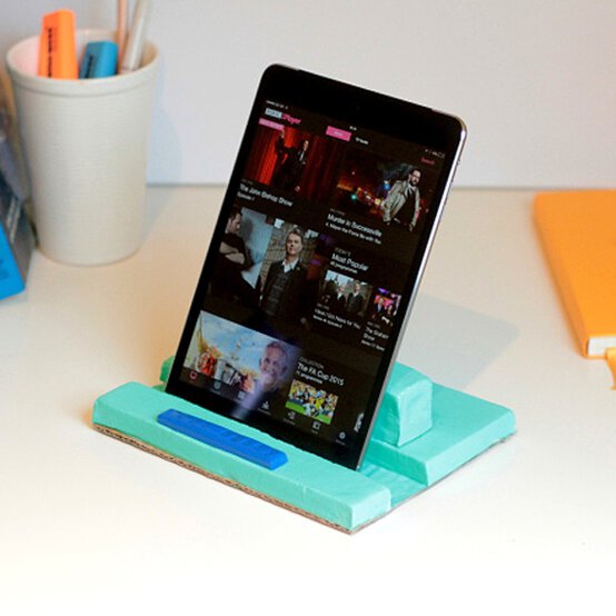 clay_tablet_stand.jpg?sw=554&q=85