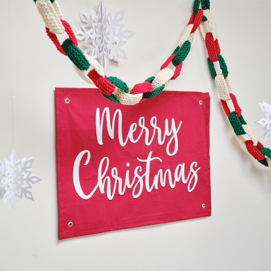 idea_main_traditional-merry-christmas-banner.jpg?sw=554&q=85