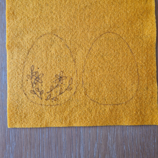 idea%5Fsew%2Deaster%2Ddecorations%2Dfor%2Dall%2Dages%2Dadult%5Fstep1c.jpg?sw=554&q=85