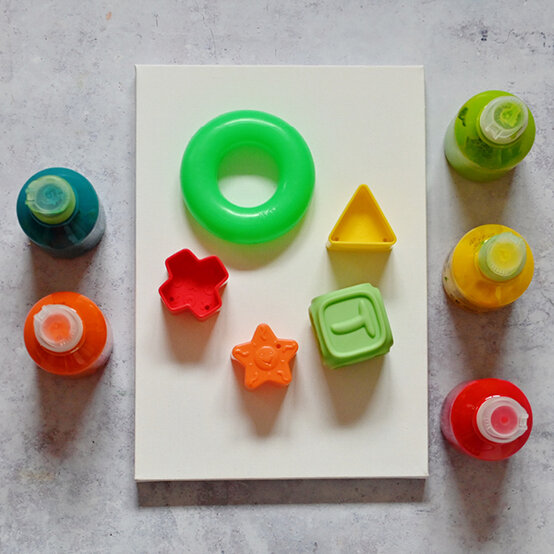 art-ideas-to-do-with-your-baby27.jpg?sw=554&q=85