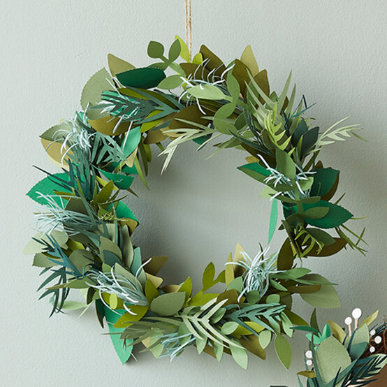 papercraft-christmas-wreath_sq.jpg?sw=554&q=85