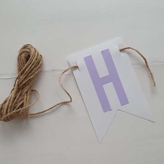 Birthday%20Bunting_Step12_EDIT.jpg?sw=554&q=85