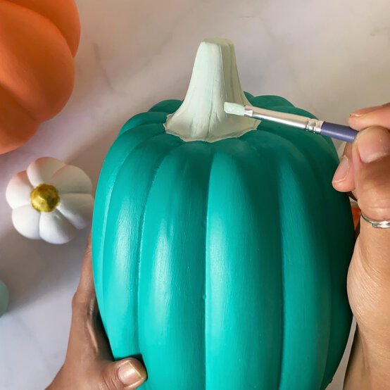 sophisticated-halloween-2020_step-3_1.jpg?sw=554&q=85