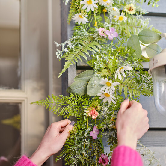 spring-garland-11.jpg?sw=554&q=85