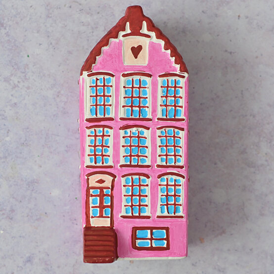 how-to-use-paint-markers_ceramic_step2.jpg?sw=554&q=85