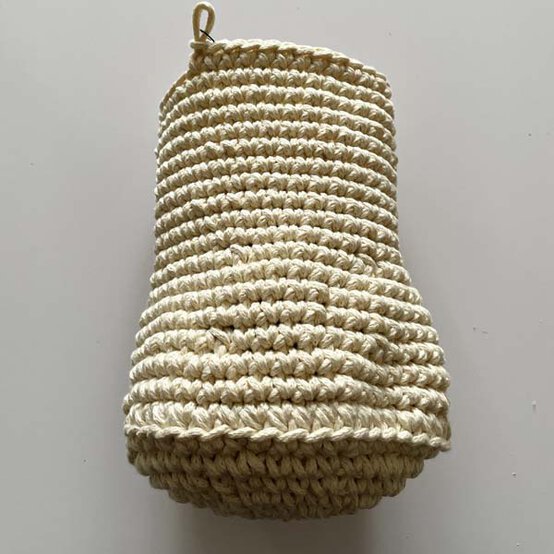 how%2Dto%2Dcrochet%2Da%2Dtoadstool%2Dbag%5Fbase%5F4.jpg?sw=554&q=85