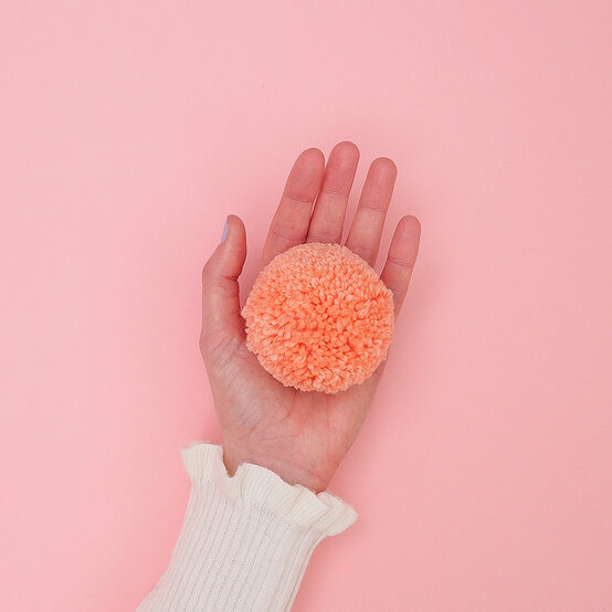 pom-pom-how-to-9.jpg?sw=554&q=85