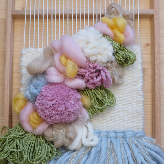 how_to_make_-a_floral_weave_41.jpg?sw=554&q=85