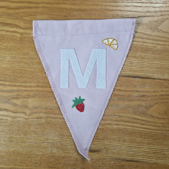 idea%5Fembroidered%2Dkids%2Dbunting%5Fstep%2D04.jpg?sw=554&q=85