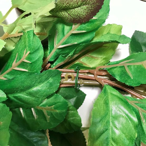 Idea_how-to-make-a-spring-garland_step2a.jpeg?sw=554&q=85