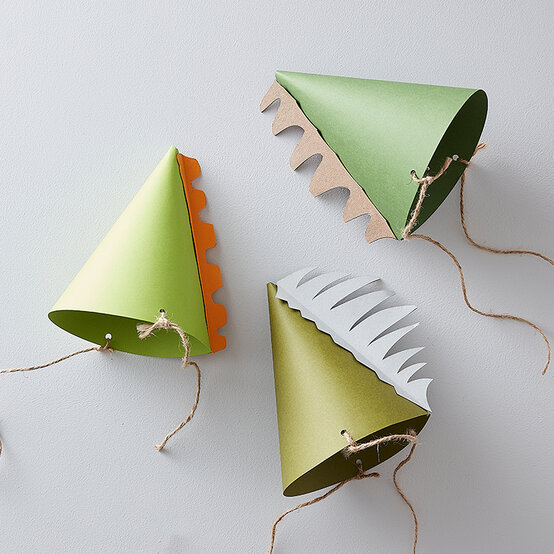 cricut_dinosaur-egg-hunt_party-hats.jpg?sw=554&q=85
