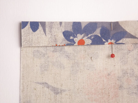 shopping_bag_topstitch_7.jpg?sw=554&q=85