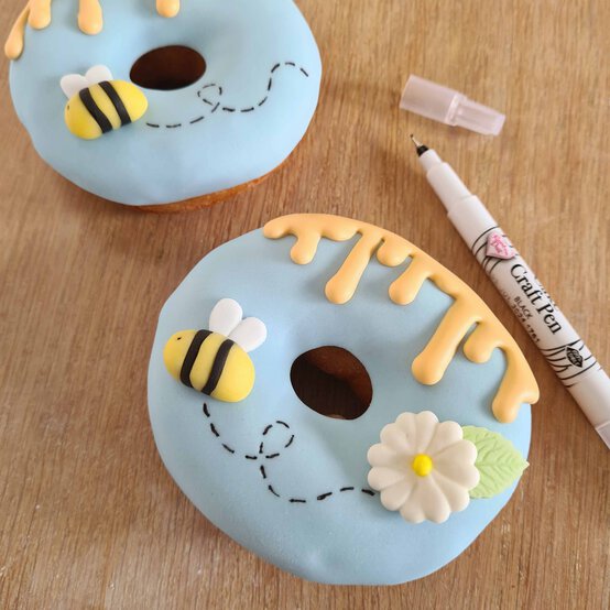 bee-doughnut-step-8.jpg?sw=554&q=85